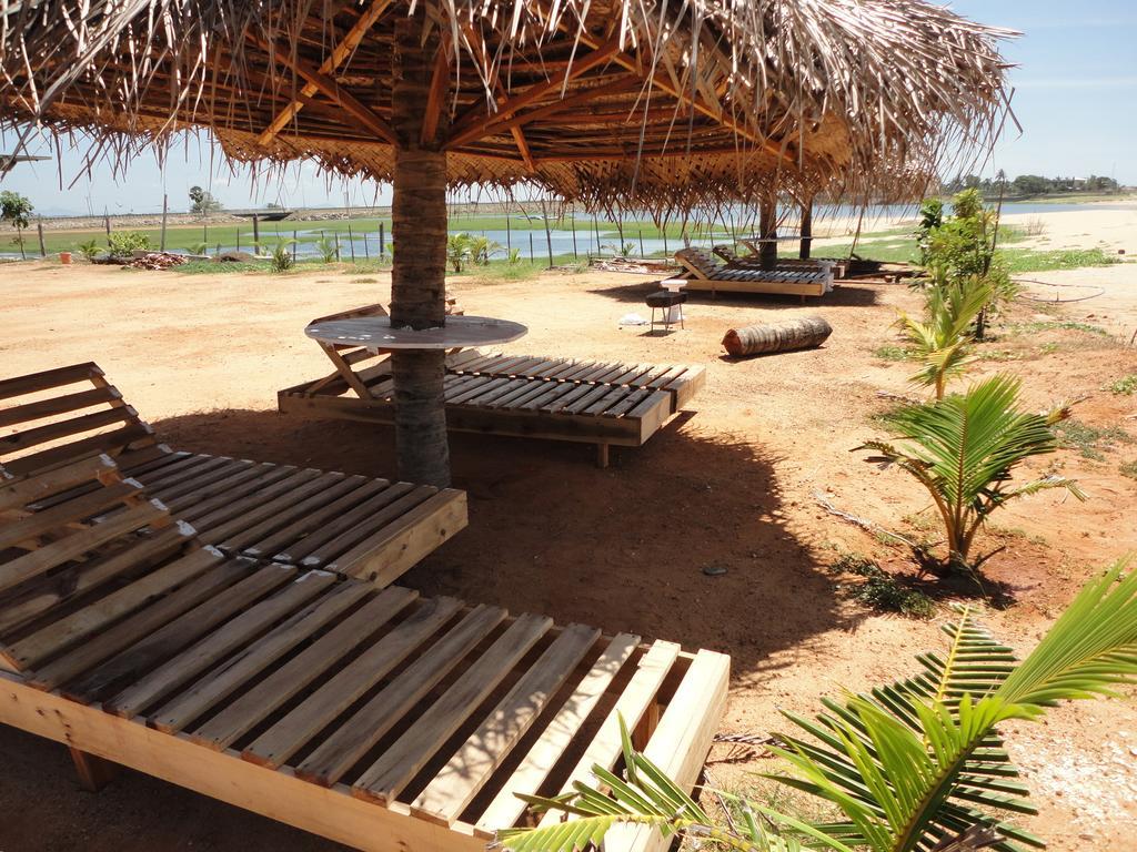 Yoho Hotel Arugambay Beach Inn Arugam Bay Esterno foto